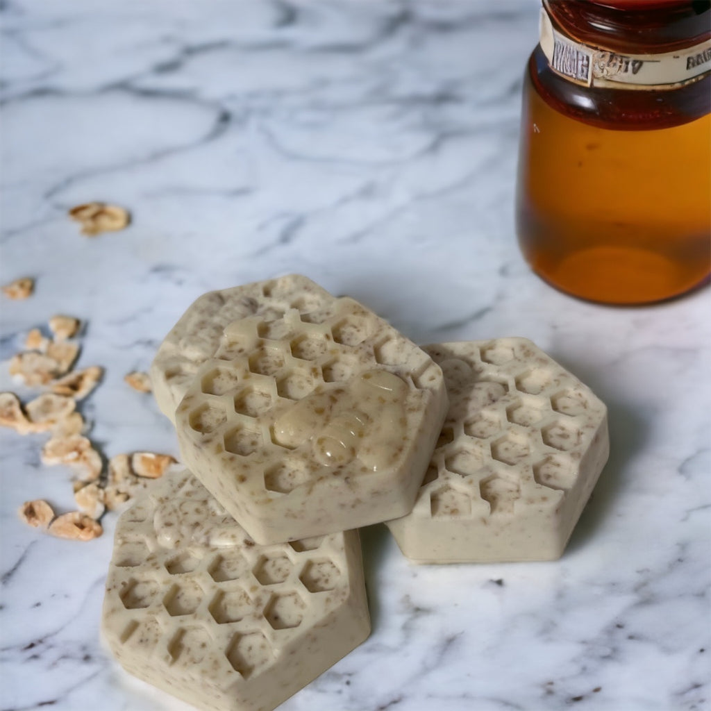 Honey Bee, Oat & Shea butter bars image 0